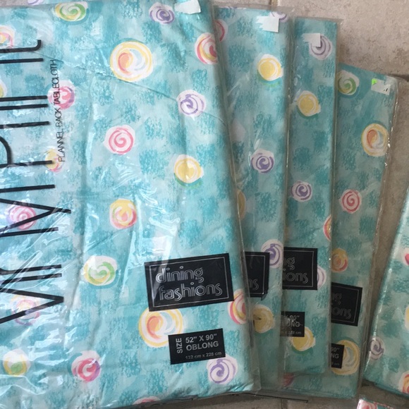 NWT Flannel backed Vinyl Tablecloths - Picture 3 of 7